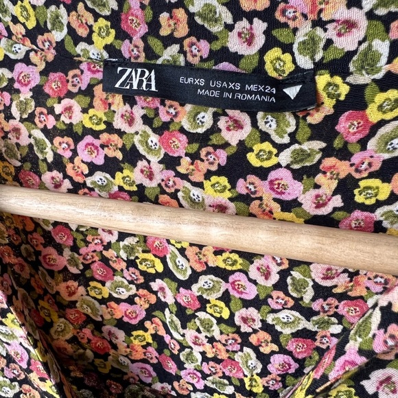 Zara 70s-inspired dress (XS) - Picture 4 of 4